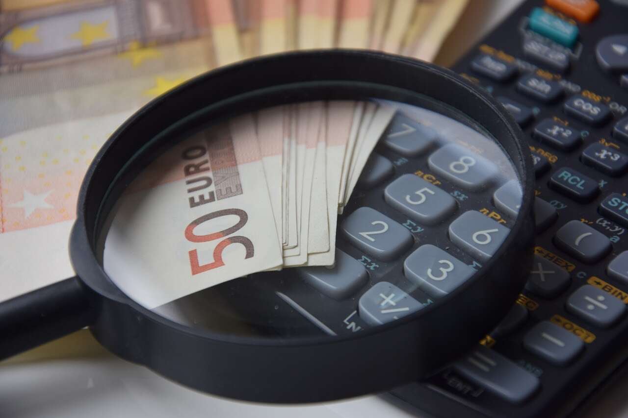 outsourcing reduces cost