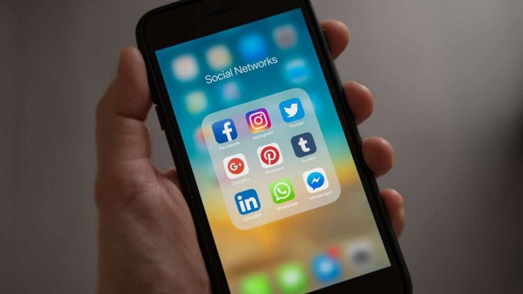 Social Media for hiring remote app developers