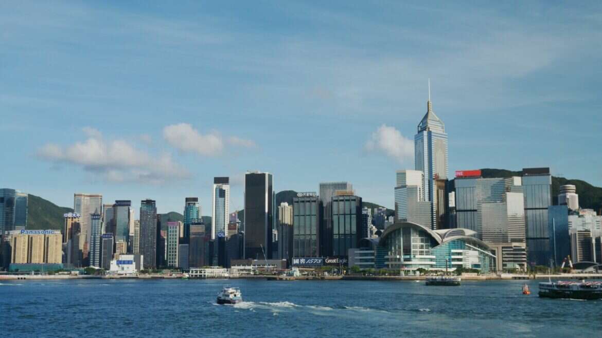 average salary in hong kong