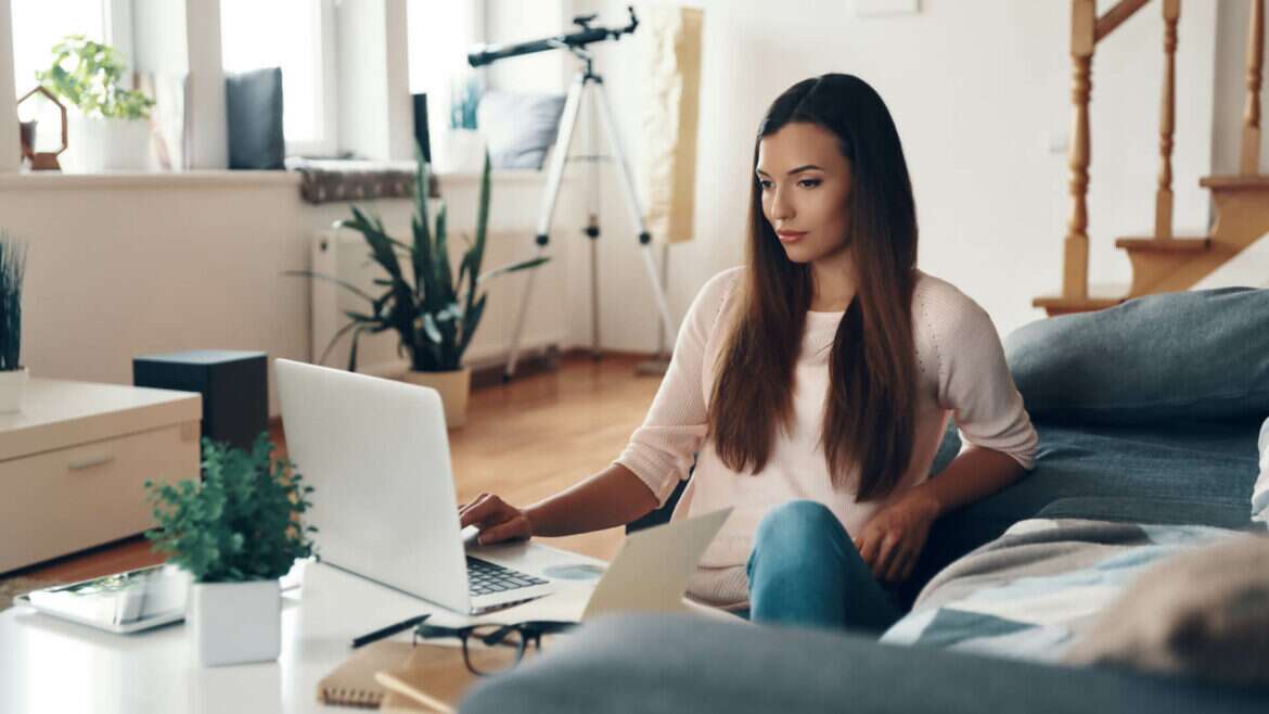 remote companies embrace hybrid working