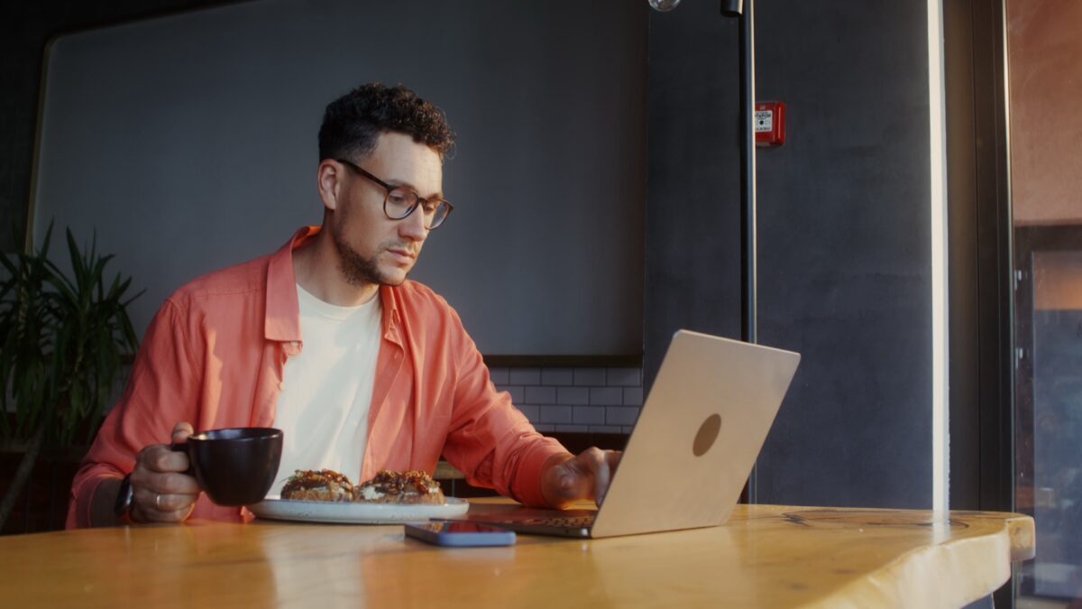 How to track employee productivity the right way